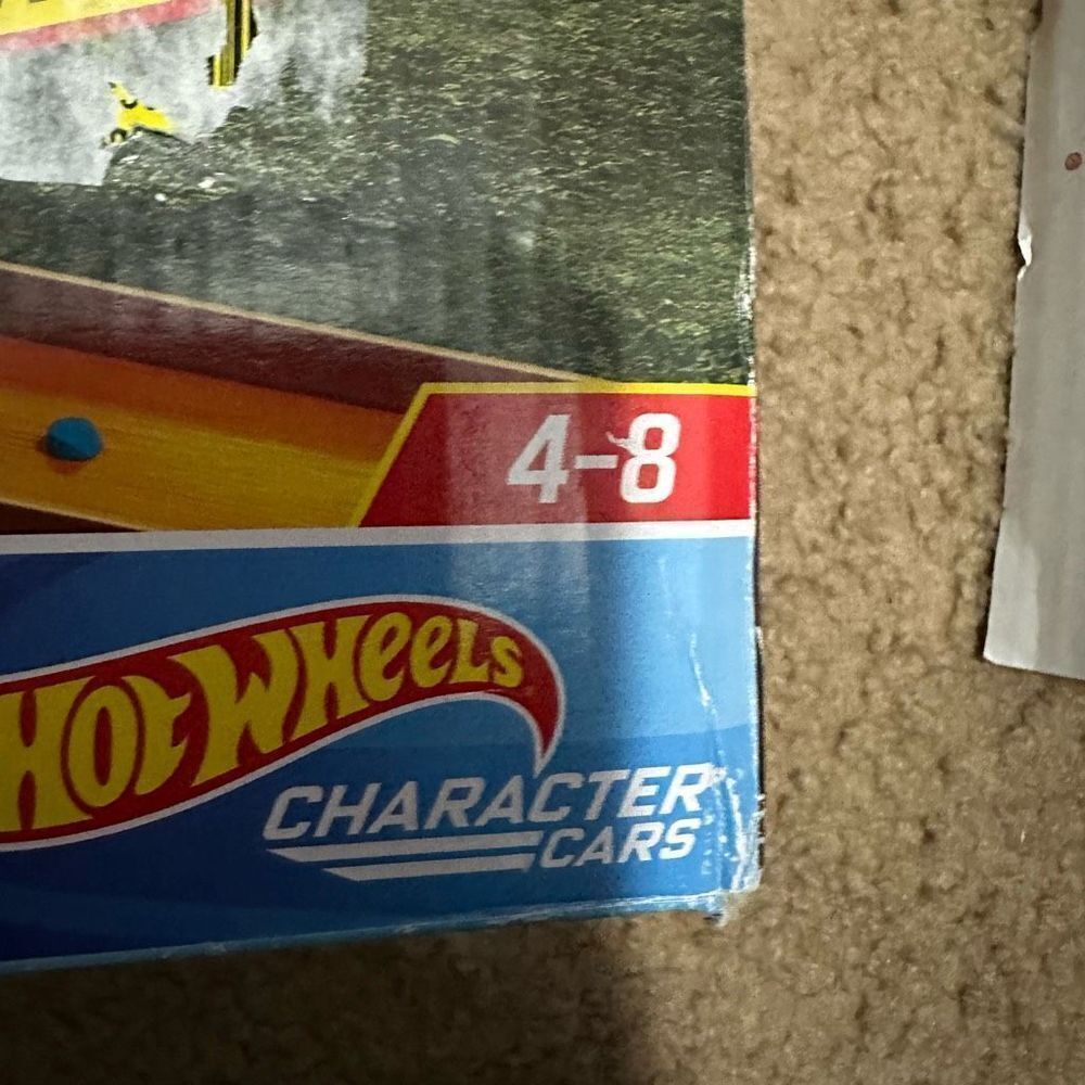 Hot Wheels Marvel Avengers Vs Thanos Showdown, Play Set - Picture 6 of 8